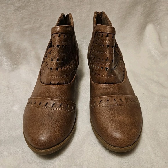 Top Moda Brown Ankle Booties Women's Size 5.5 Used - Picture 2 of 9